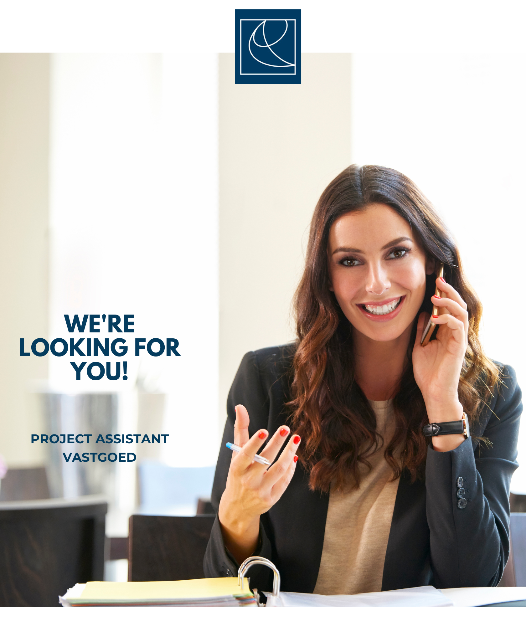 Professionele dame achter een bureau, representatief voor de rol van Project Assistant Vastgoed bij Castanea Bedrijfsmakelaars in Hilversum